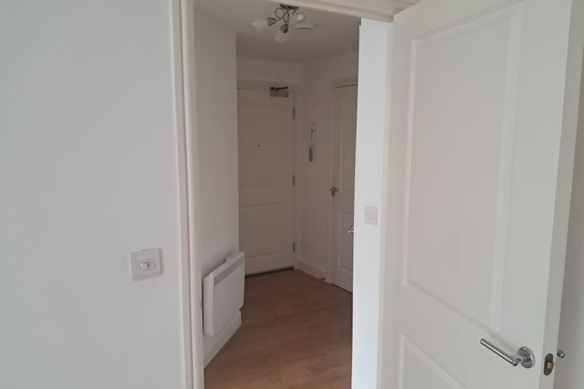 Flat (Ground Floor) 172, Guernsey Avenue, Chorley photo 3