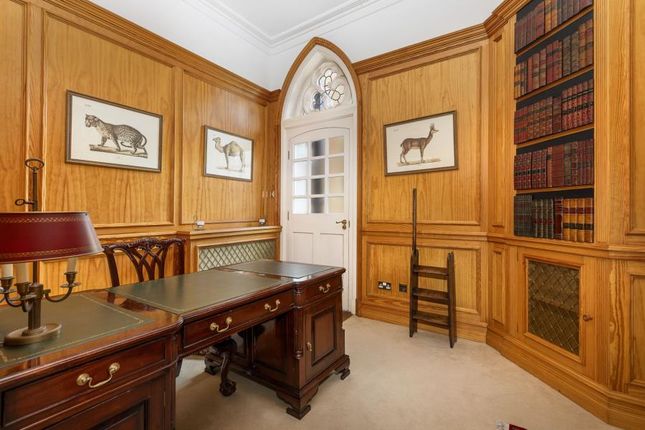 34, Holloway Drive, Virginia Water photo 4