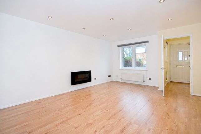 48, Richard House Drive, London photo 3