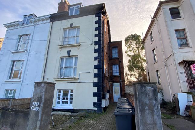 Thumbnail Flat to rent in Midland Road, Gloucester
