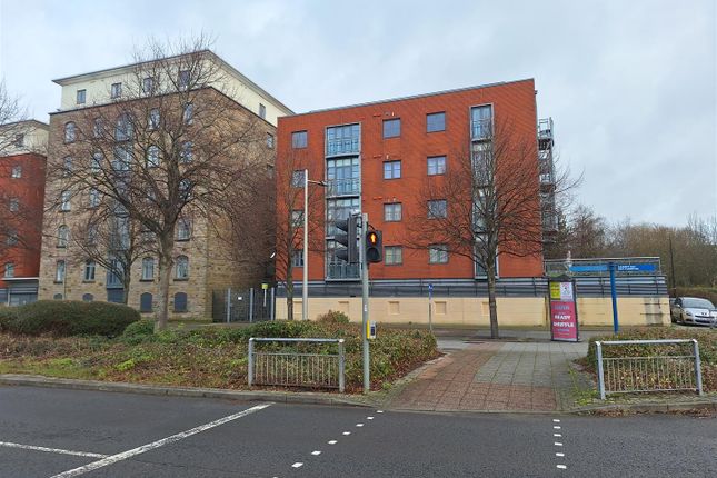 Thumbnail Flat for sale in Magretian Place, Cardiff