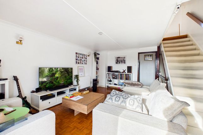 12 Beaufort Gardens, Marlow photo 2