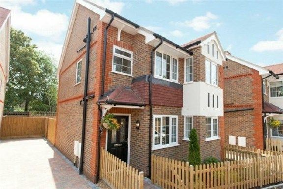 Detached house to rent in Edwards Court, Bourne End