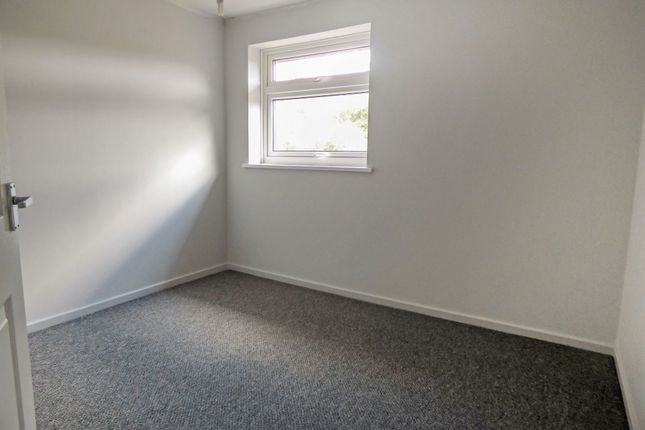 Flat to rent in Longwood Close, Sunniside, Newcastle Upon Tyne