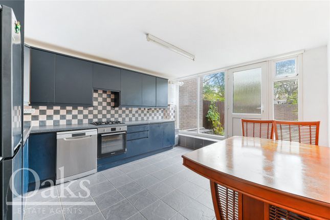 82, Coburg Crescent, London photo 2