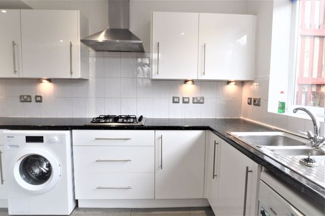 End terrace house to rent in Queens Park Road, Brighton