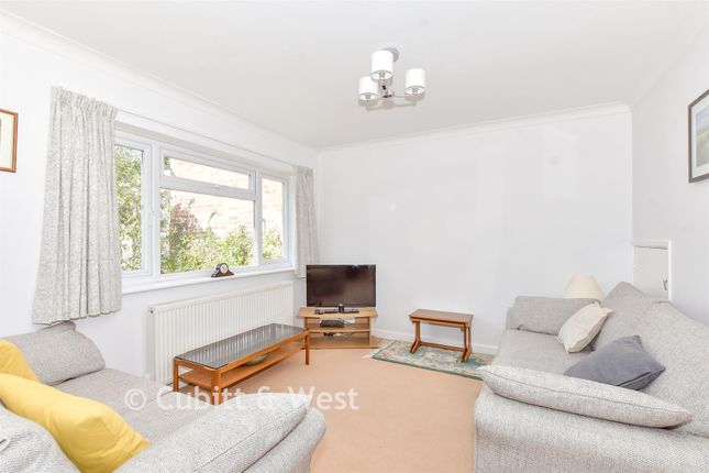 6, The Spinney, Waterlooville photo 2