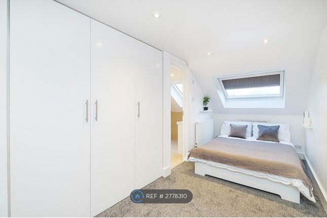 Studio flat on Homesdale Road, Bromley, £1,250/mo