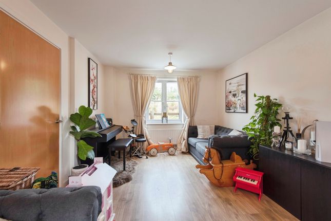 18, Binyon Way, Royston photo 4