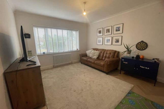 20, Denby Drive, Mansfield photo 3