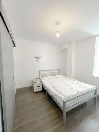 Beecroft Court, Cannock photo 4