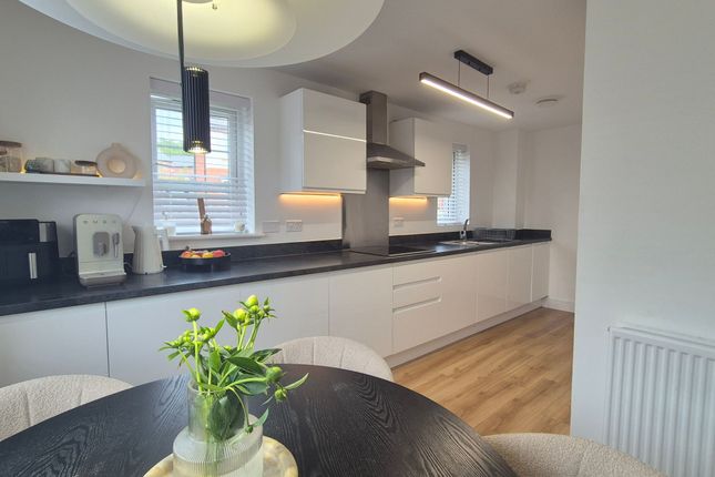 1 Emerald Place, Coalville photo 4