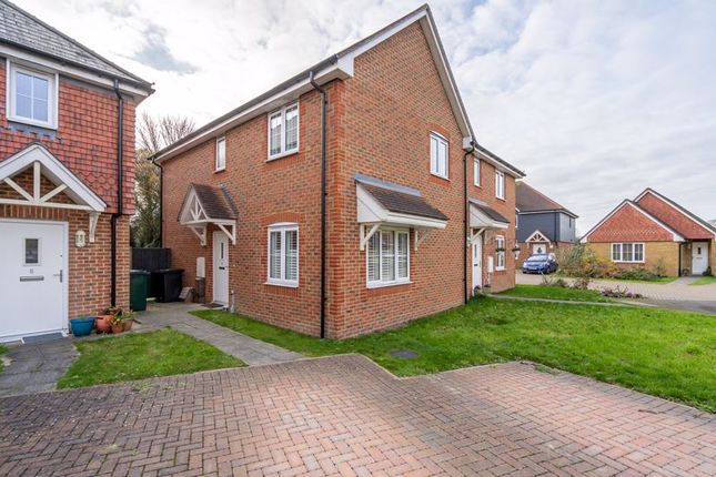 6, Stoney Meadow, Chichester photo 2