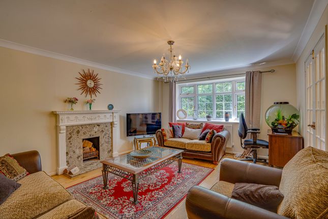 18 Clandon Drive, Hampshire photo 3