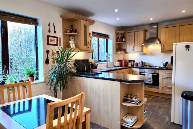 3 Craig Y Felin Bailey Street, Bargoed photo 3