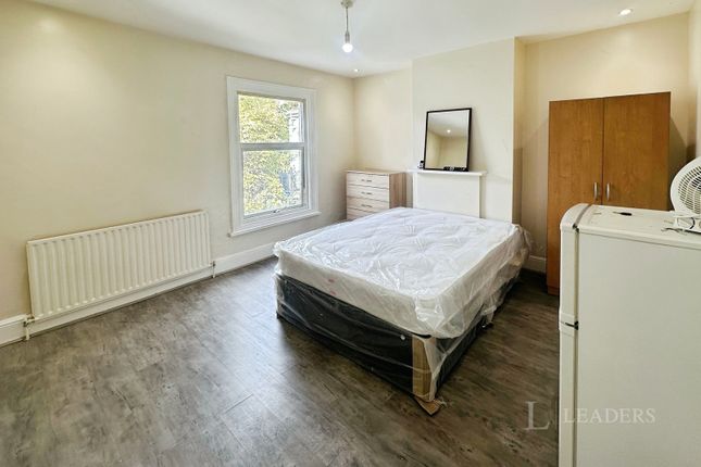 Room 2, 80, Cromwell Road, Bedfordshire photo 3