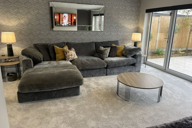 60 Hall Park Drive, Lytham St. Annes photo 2