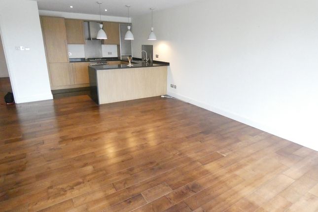 35 City Harbour, City Harbour, Selsdon Way, London photo 3