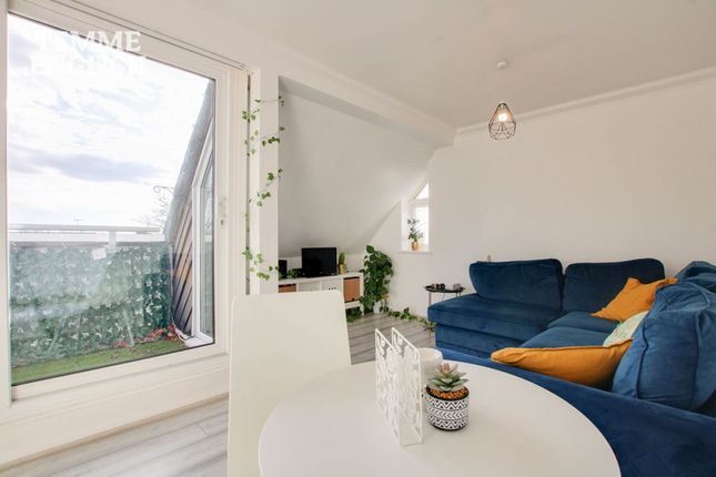 40 Fairfax Avenue, Basildon photo 2