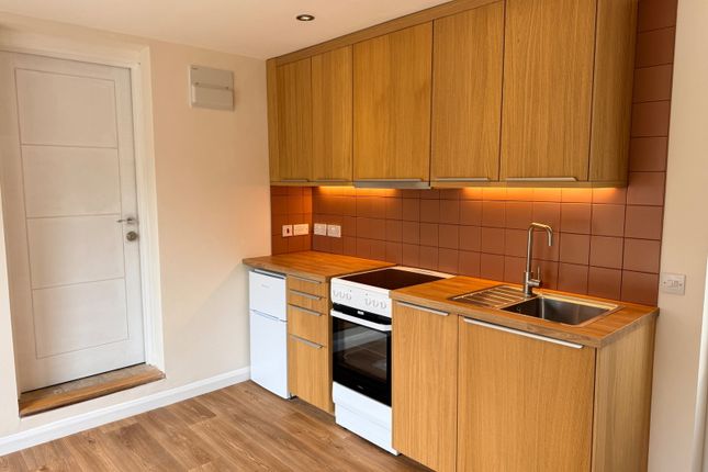 The Cottage,136, Forest Road, Bordon photo 2
