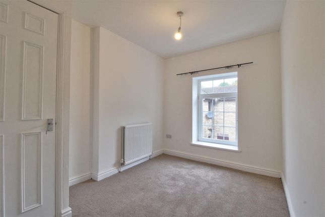 Rhiw Parc Road, Abertillery photo 4