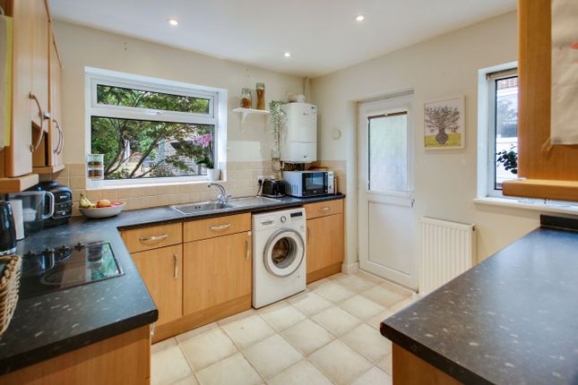 61, Halsford Park Road, East Grinstead photo 4