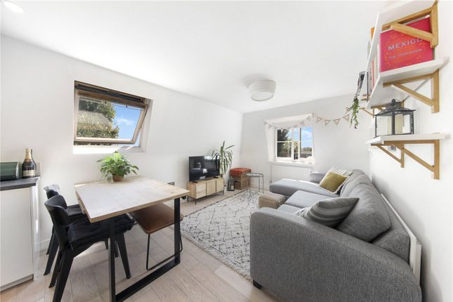 Flat 8, The Manor,, Manor Way, London photo 3