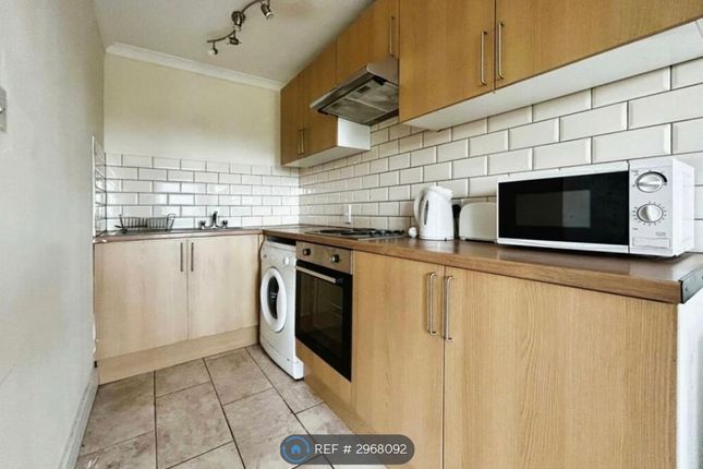 Ibotson Court, Poyle Road, Slough photo 4