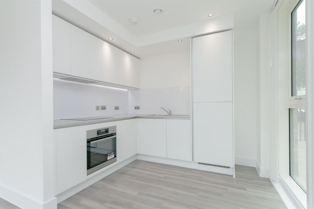 20, Flat 2, Thames Road, London photo 3