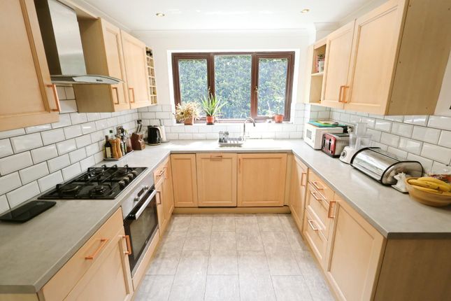 15, Palmerston Crescent, Deeside photo 2
