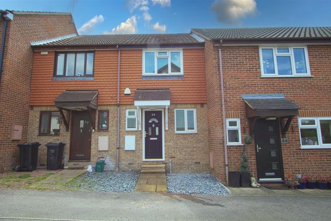 39, Robinia Close, Steeple View photo 4