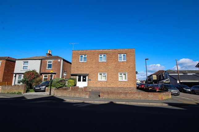 2-bed flat on Flat 6, Claire House, Southampton, £165,000