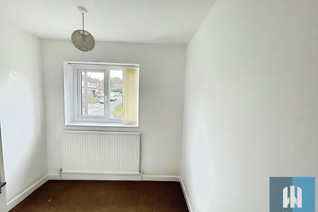 12, Warrenside, Huddersfield photo 5