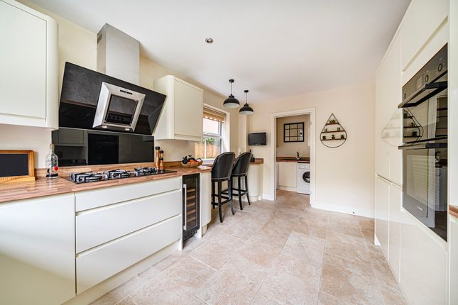 36, Watermead, Swindon photo 3