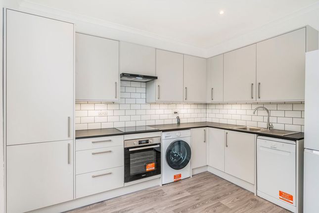 First Floor Flat, 9, Balliol Road, London photo 3