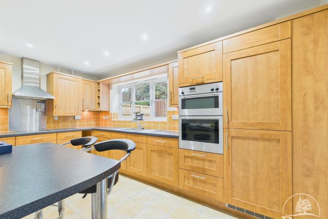 11, Fairmoor Close, Lydney photo 3