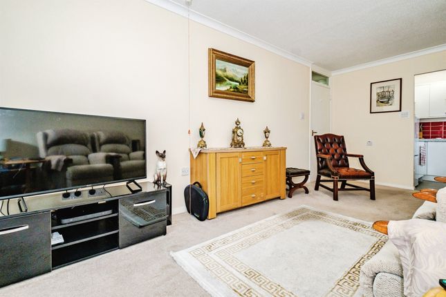 18, Freshbrook Court, Freshbrook Road, Lancing photo 3