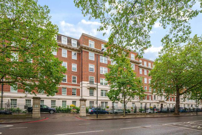 Flat for sale in Park Road, London