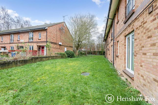 34, Odiham Close, Southampton photo 2
