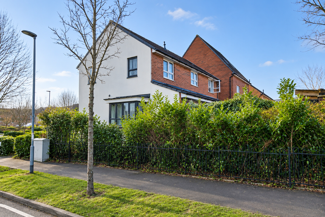 29, Delaney Way, Salford photo 3