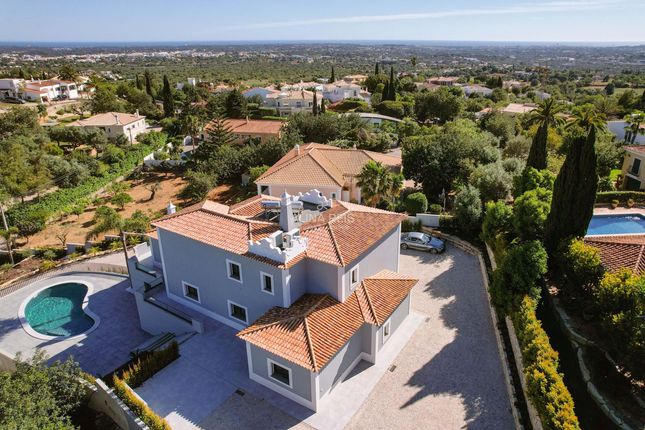Villa for sale in Loulé, Almancil, Loulé Algarve
