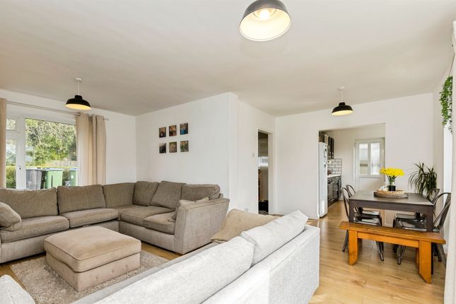 Foxwood, North Common Road, Haywards Heath photo 3