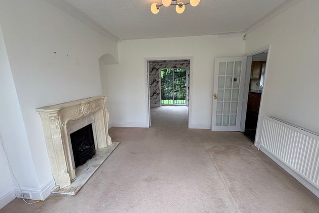 209, Pasture Lane, Bradford photo 3