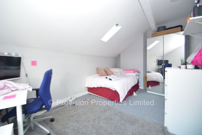End terrace house to rent in Victoria Road, Hyde Park, Leeds