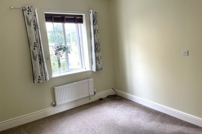 15, Oak Lane, Peterborough photo 4