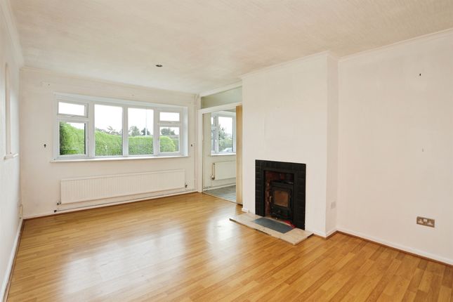 10, Brookside Close, Grantham photo 3