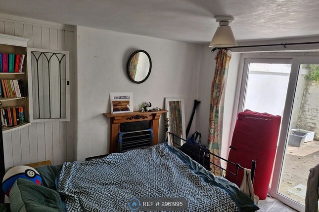 Wellington Terrace, Falmouth photo 2