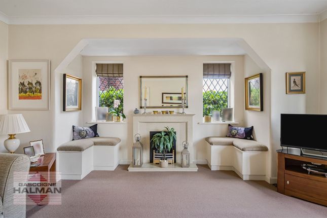 4 Manor Close, Wilmslow photo 2