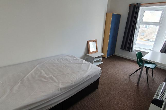 Flat 2, 97 Woodville Road, Cathays, Cardiff photo 3