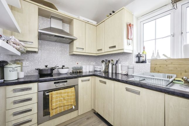 Flat for sale in Henley Road, Bedford, Bedfordshire